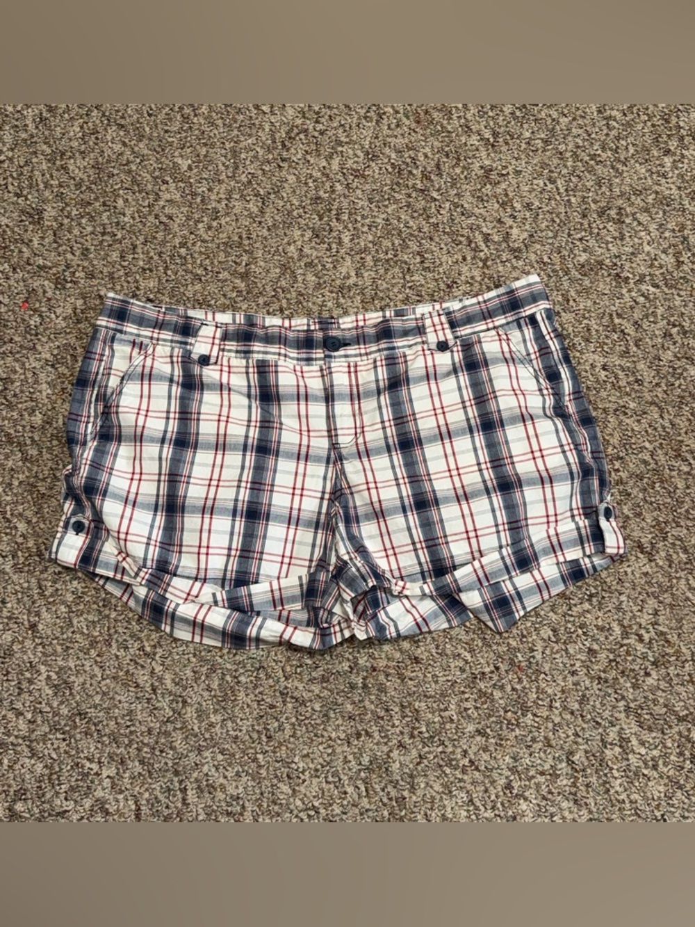 Women's plus size 24 Maurices White Plaid Shorts‎ with Navy and Red Stripes